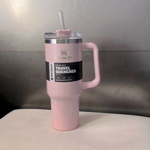 New Pink Pearlescent Stanley 40oz Stainless Steel Adventure Quencher